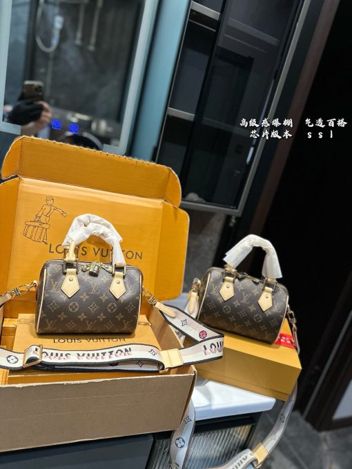 LV Speedy20 pillowcase - Image 2