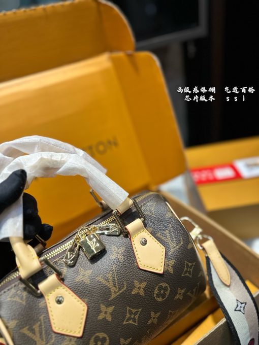 LV Speedy20 pillowcase - Image 6
