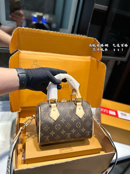 LV Speedy20 pillowcase - Image 8