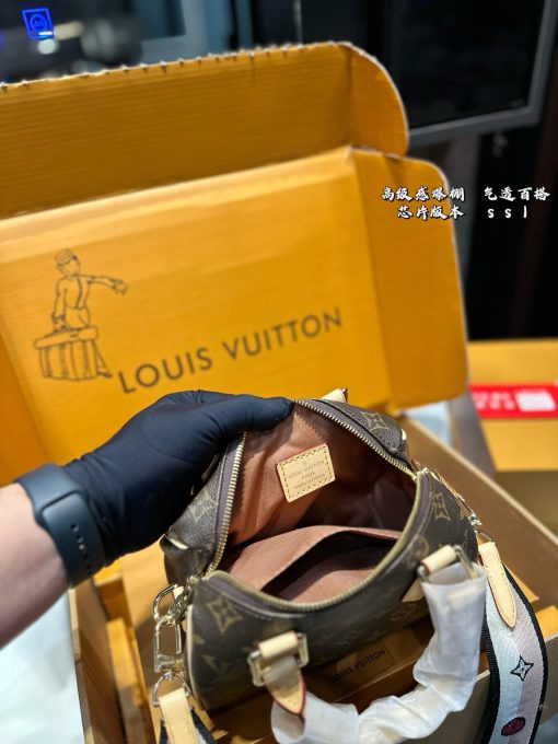 LV Speedy20 pillowcase - Image 10