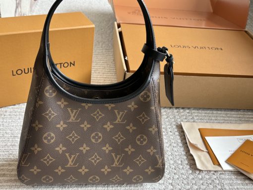 The new LV ladies' The Drop underarm bag - Image 5