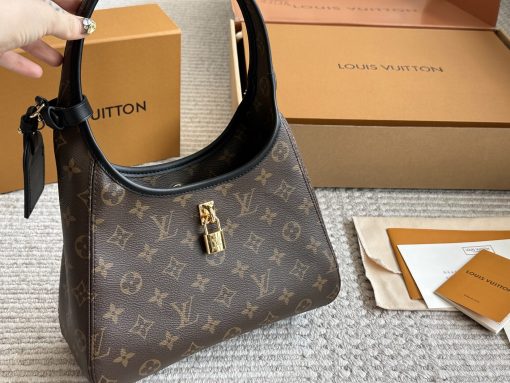 The new LV ladies' The Drop underarm bag - Image 8