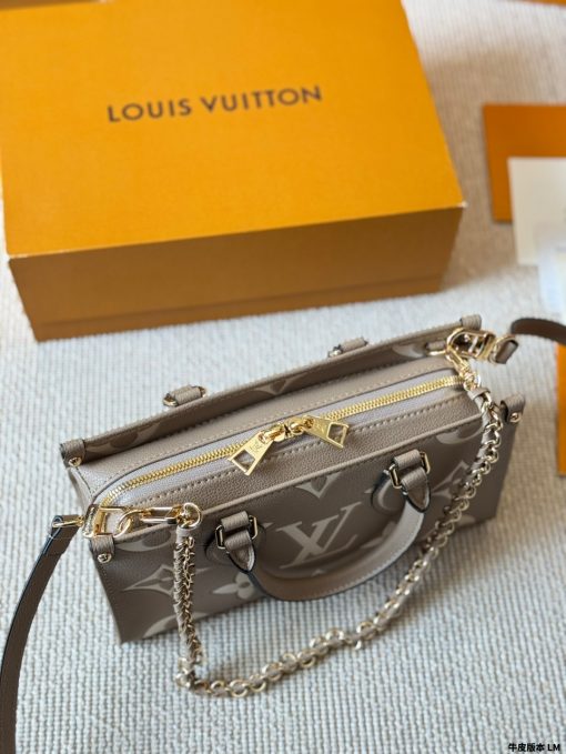 LV Onthego East West - Image 5