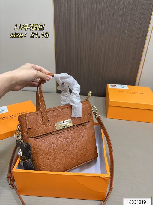 Lv handbag - Image 3