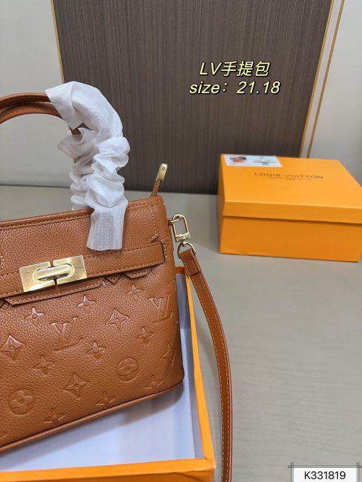 Lv handbag - Image 7