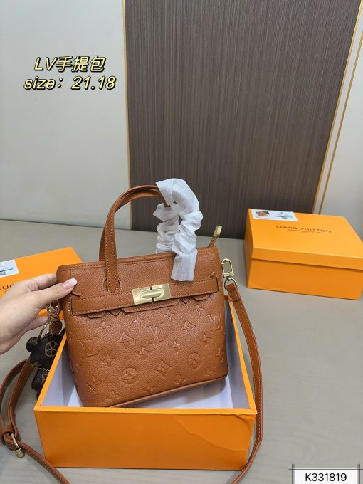Lv handbag - Image 8