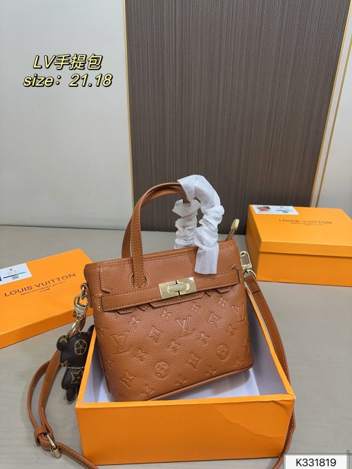 Lv handbag - Image 9