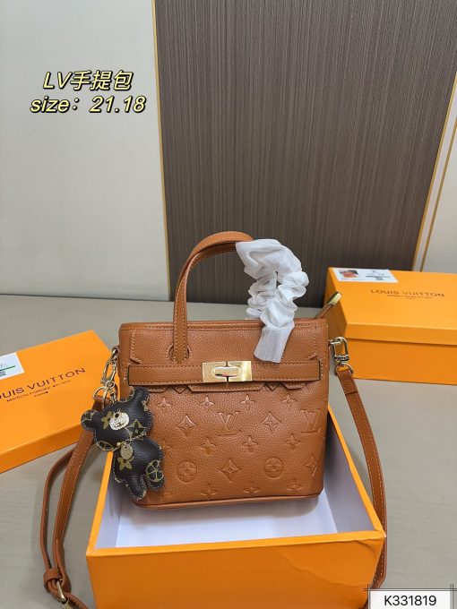 Lv handbag - Image 4