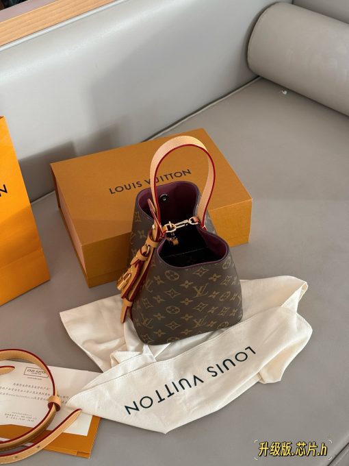 LV bucket bag - Image 3