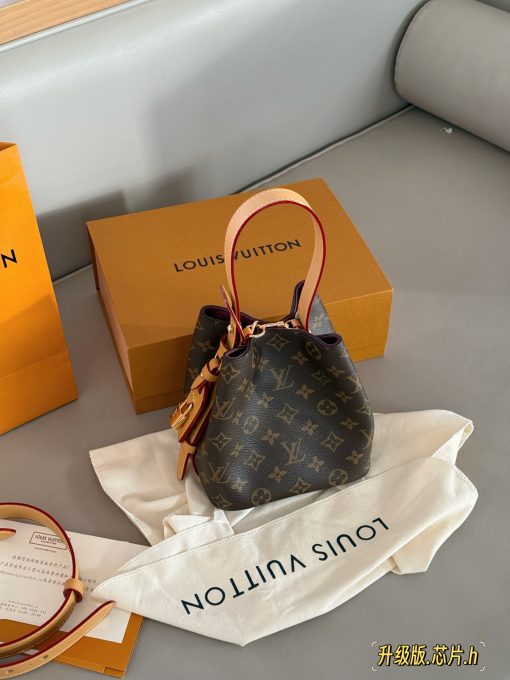 LV bucket bag - Image 4