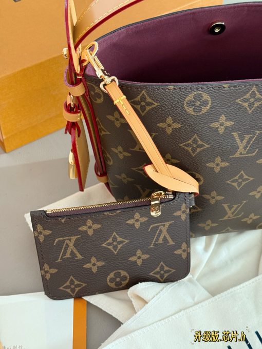 LV bucket bag - Image 5