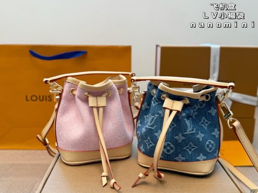 LV small lucky bag