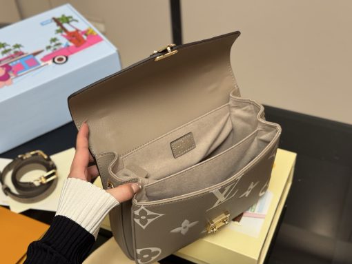 Lv cowhide messenger bag - Image 5