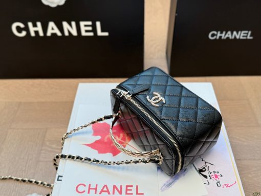 Chanel handle cosmetic case - Image 8