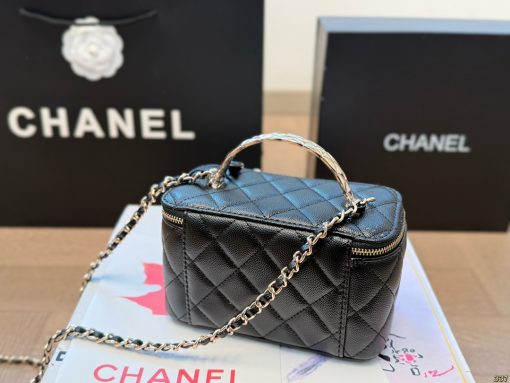 Chanel handle cosmetic case - Image 9
