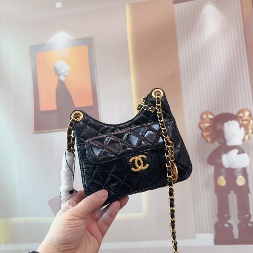 Chanel hippie wandering bag - Image 4
