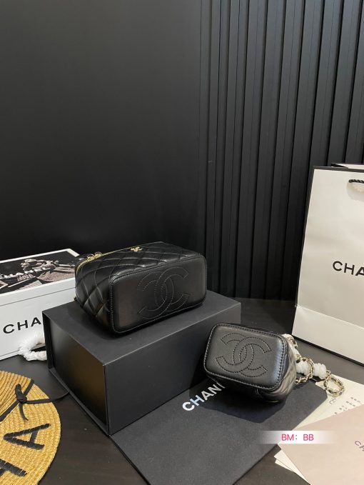 Chane handle makeup box - Image 9