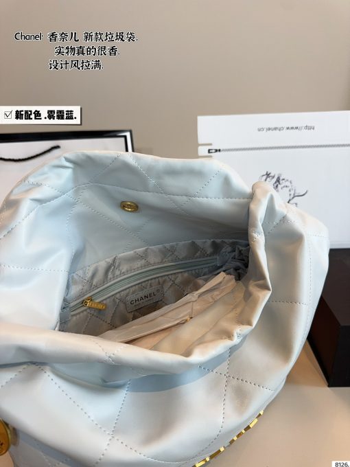 Chanel shopping bags - Image 10