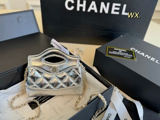 CHANEL red envelope