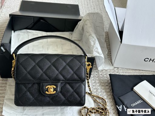 Chanel handle mouth cover bag - Image 10