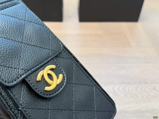 CHANEL hippie underarm bag - Image 4