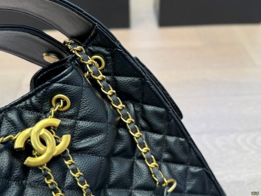 CHANEL hippie underarm bag - Image 5