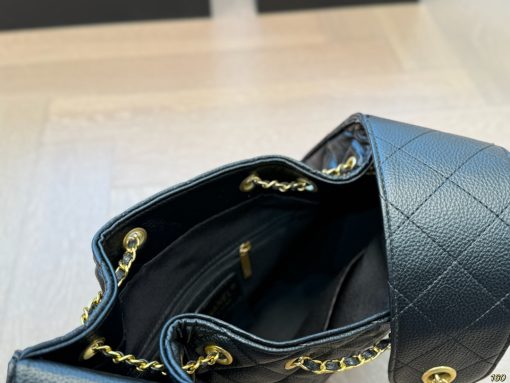 CHANEL hippie underarm bag - Image 10