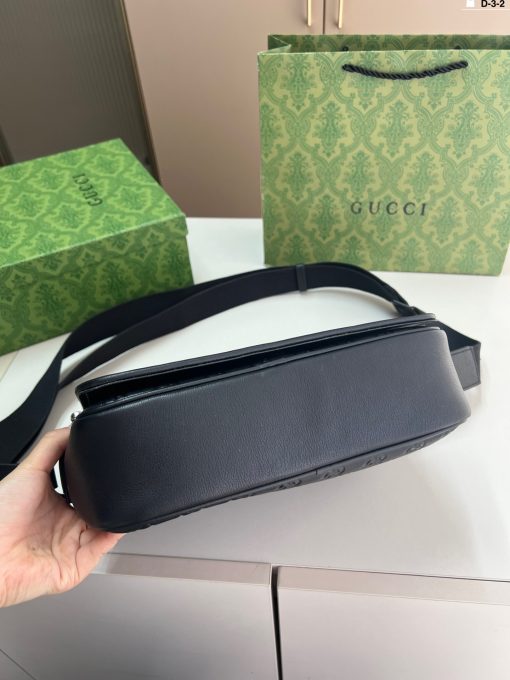 GUCCI messenger bag - Image 4