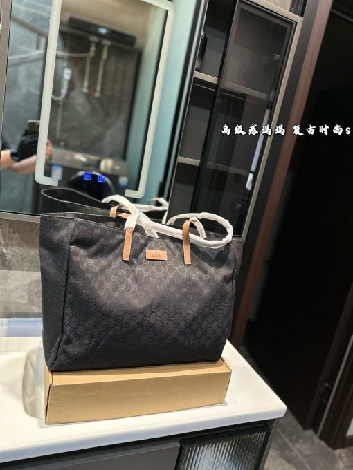 Gucci shopping bag