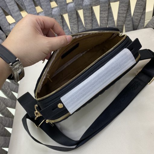 GUCCI printed embossed messenger bag - Image 10
