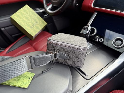 GUCCI messenger bag - Image 8