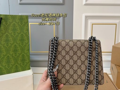 GUCCI Flower Wine God chain - Image 7