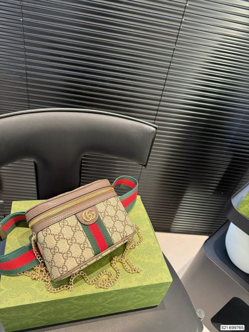 Classic Gucci Waist Bag - Image 4