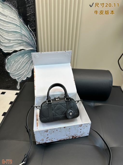 Dior Groove pillow bag