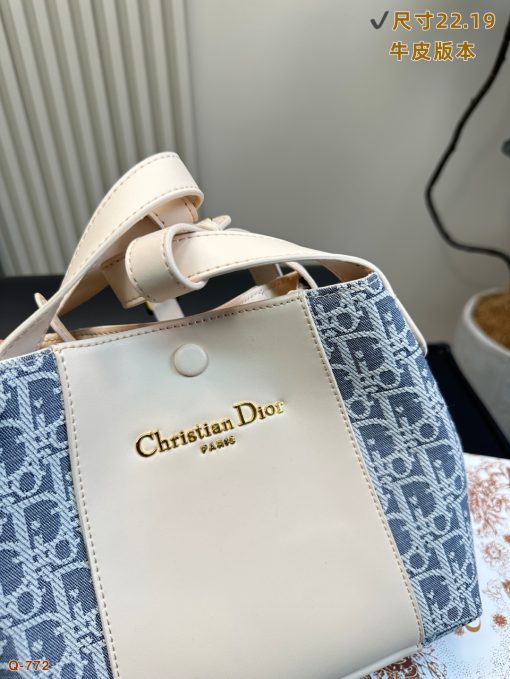 Dior Signature bucket bag - Image 5