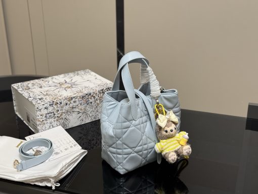 Dior Toujours shopping bag - Image 6