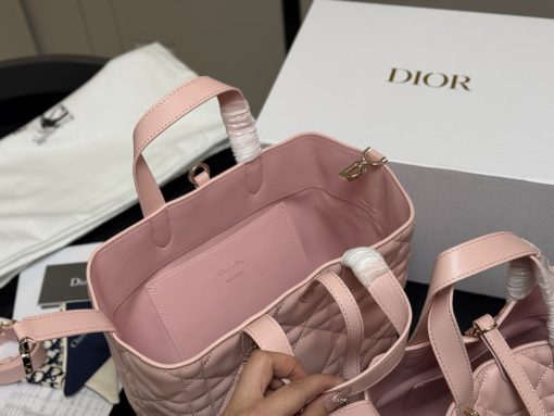 Dior Toujours shopping bag - Image 5