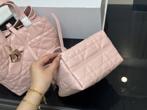 Dior Toujours shopping bag - Image 10
