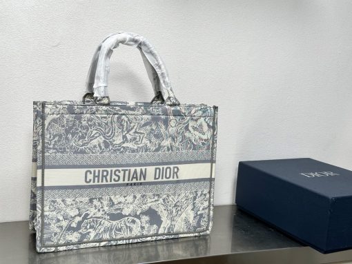 dior embroidered tote bag Dior - Image 3