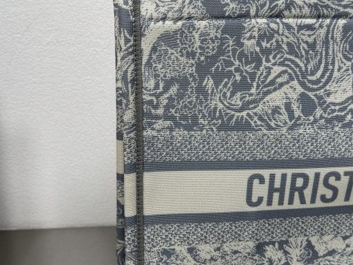 dior embroidered tote bag Dior - Image 4