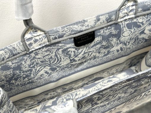 dior embroidered tote bag Dior - Image 5