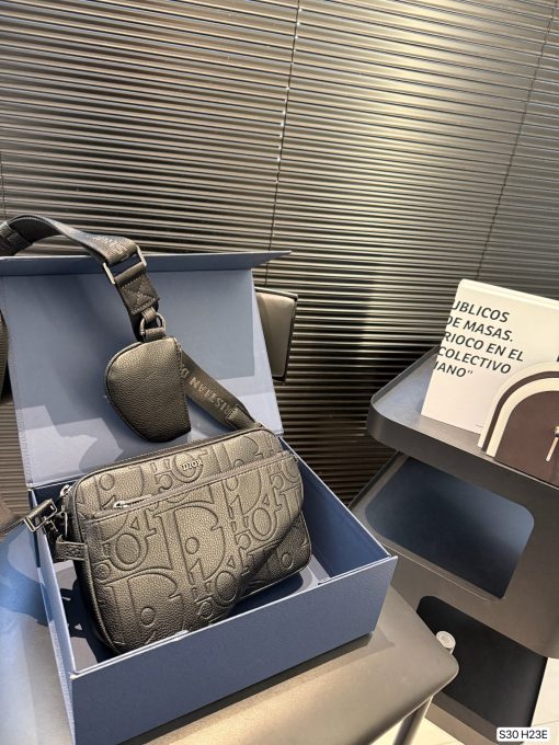 Dior Gravity Messenger Bag - Image 3