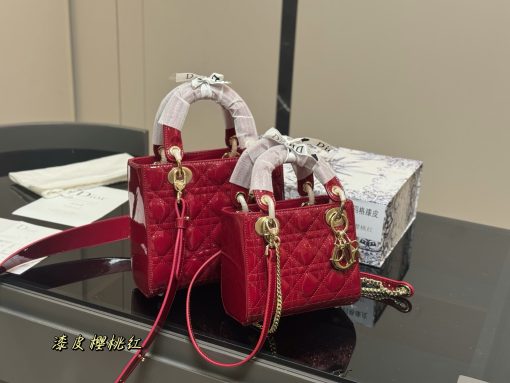 Dior Diana patent leather bag - Image 3