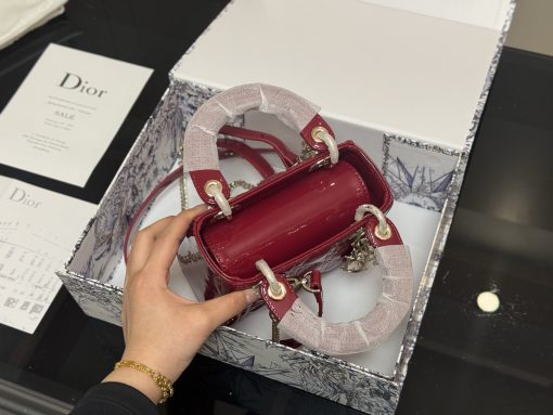 Dior Diana patent leather bag - Image 4