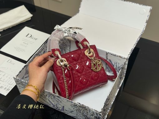Dior Diana patent leather bag - Image 6