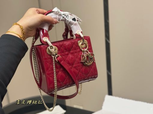 Dior Diana patent leather bag - Image 10