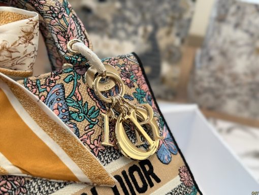 Dior Princess Diana bag - Image 4