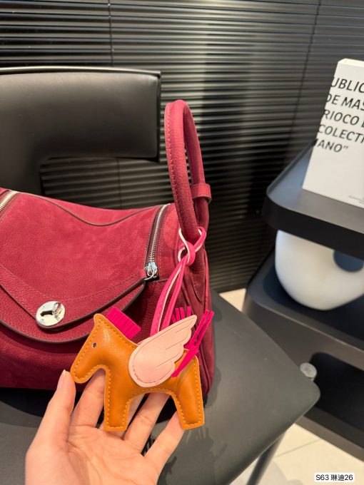 Hermes suede Lindi bag - Image 9