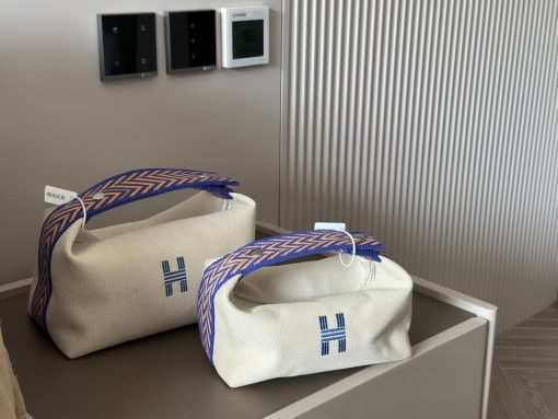 Hermes toiletry bag - Image 3