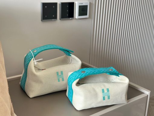 Hermes toiletry bag - Image 7